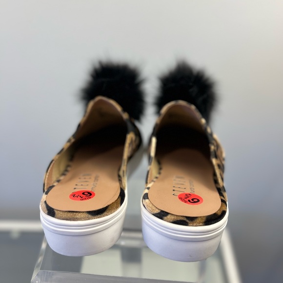 Steven Natural Comfort leopard print NWOT slip on furry ball mule tennis shoe - Picture 7 of 9